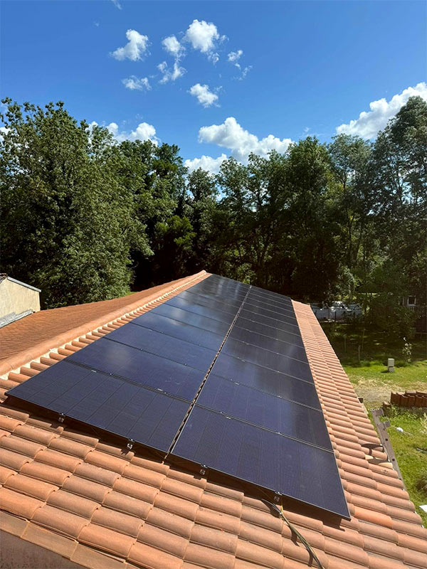 Installation et maintenance de panneaux solaires en Dordogne, Saint-Astier, Bergerac, Brive, Angoulême, Marque du groupe AMS