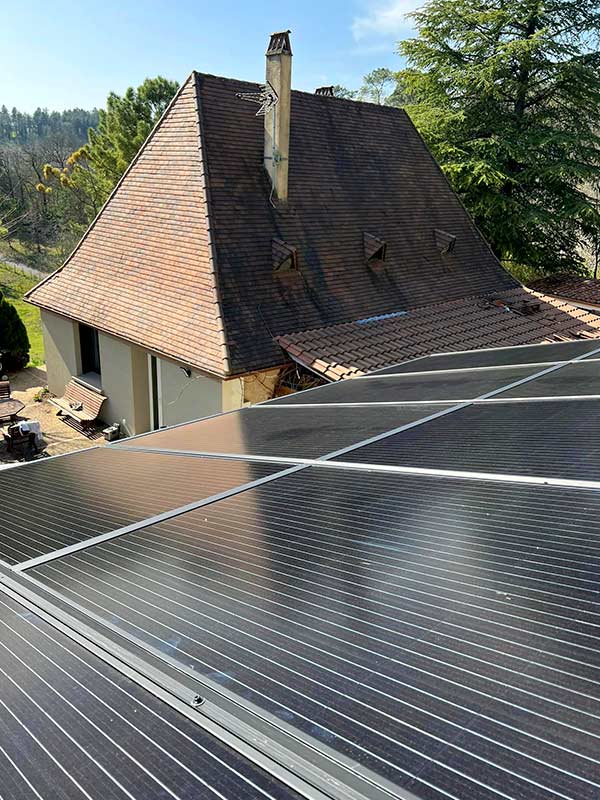 Installation et maintenance de panneaux solaires en Dordogne, Saint-Astier, Bergerac, Brive, Angoulême, Marque du groupe AMS